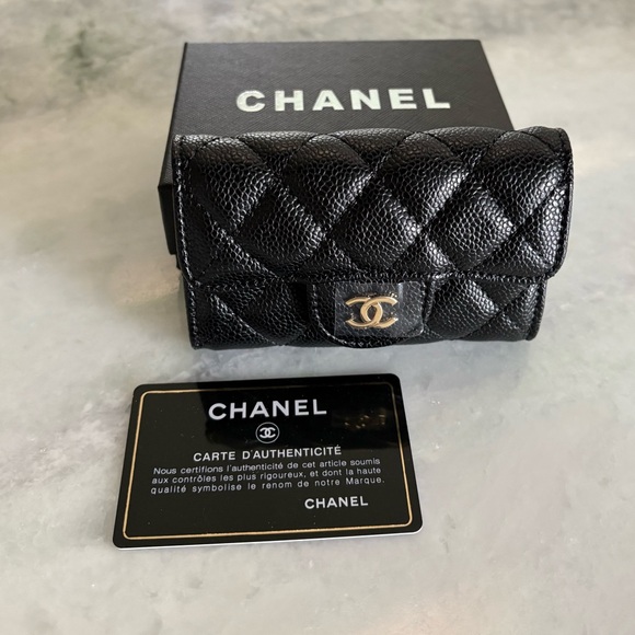 Chanel Caviar Quilted Flap Card holder like new condition in a box - Picture 1 of 9